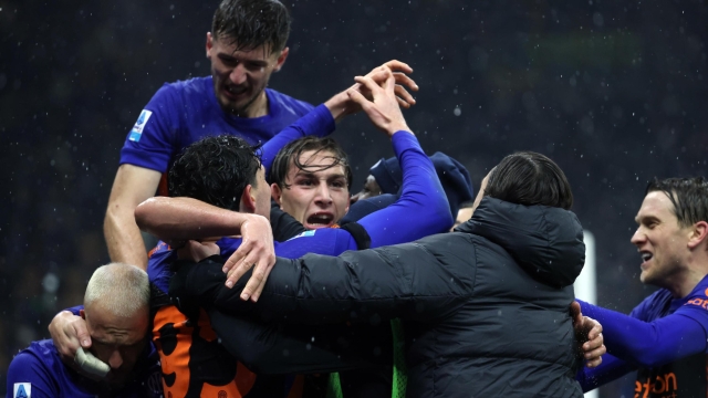 Inter Milans Pio Esposito (C)  jubilates with his teammates after scoring goal 3 to 2 during the Italian serie A soccer match between Inter and Pisa  at Giuseppe Meazza stadium in Milan, 23 January  2026. ANSA / MATTEO BAZZI