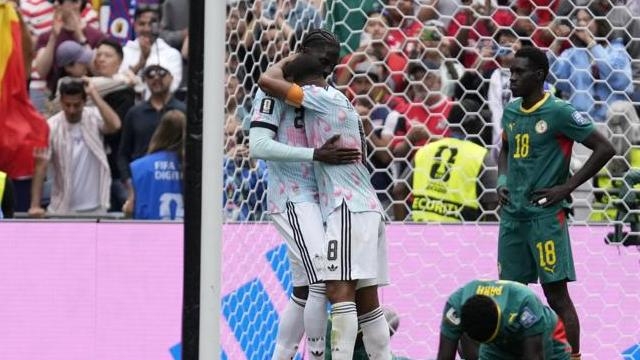 Players of Belgium (C) celebrate as players of Senegal look disappointed after the FIFA World Cup 2026 Round of 32 match Belgium against Senegal, in Seattle, Washington, USA, 01 July 2026. EPA/STEPHEN BRASHEAR