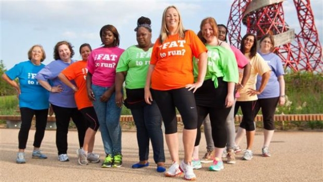 Le ragazze del primo running club per persone sovrappeso fondato anni fa in Inghilterra.