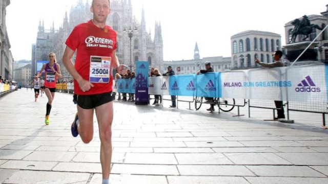 Stefano Baldini alla maratona di Milano 2016