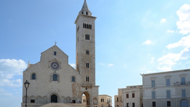 Cattedrale di Trani, Puglia, passaggio della Maratona delle Cattedrali.