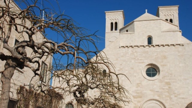 Cattedrale di Molfetta, Puglia, passaggio della Maratona delle Cattedrali.