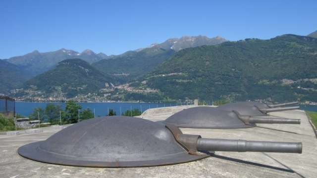 I cannoni del Forte Montecchio Nord (1912-14), all'estremità nord del Lago di Como. Foto Forte Montecchio Nord