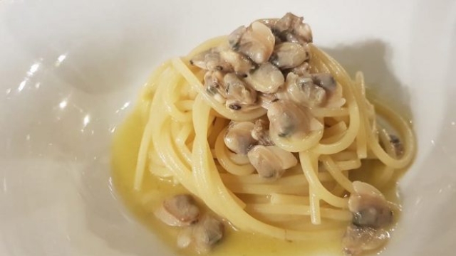  I golosi spaghetti con le 'poverazze', un classico della cucina adriatica