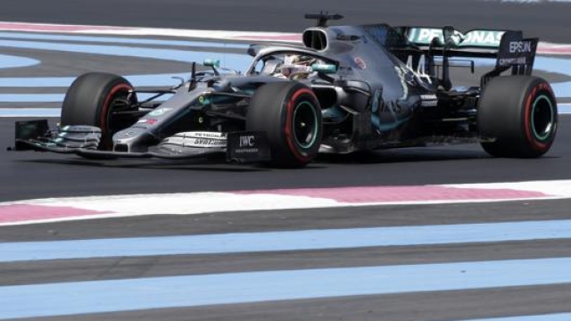 Lewis Hamilton in azione in Francia. Ap