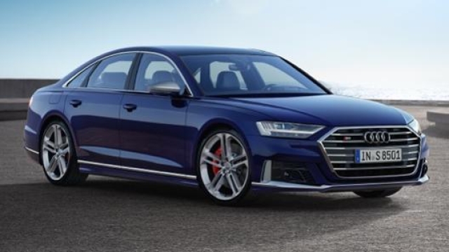 L’Audi S8 è spinta dal V8 benzina quattro litri da 571 cavalli