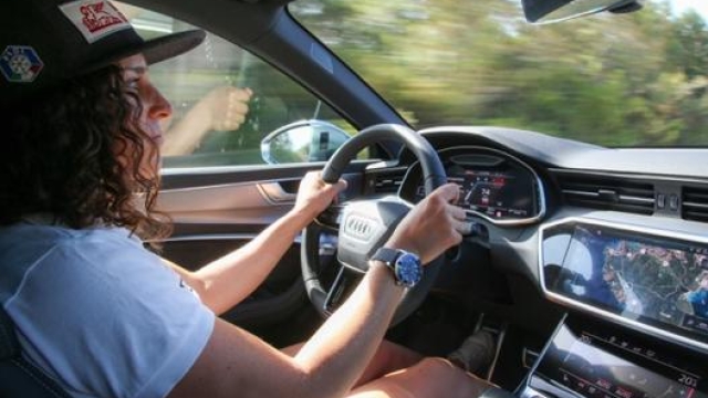Federica Brignone, 29 anni, al volante dell’Audi A6 Avant