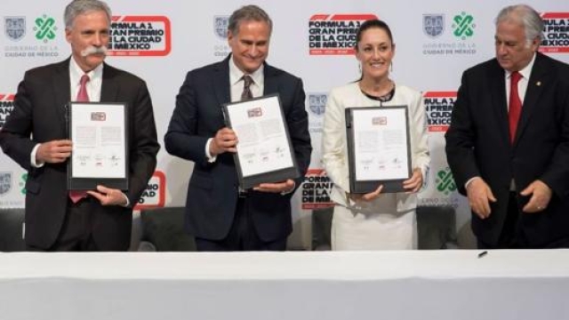 La firma dell'accordo per il rinnovo del GP di Città del Messico
