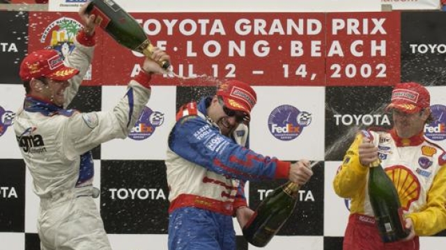 Da sinistra Max Papis, Michael Andretti e Jimmy Vasser a Long Beach nel 2002. Ap