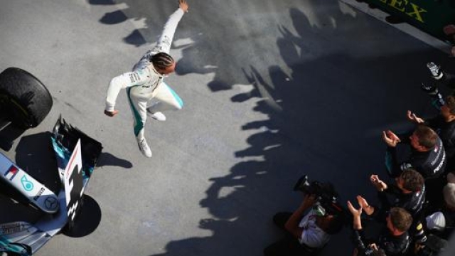Lewis Hamilton festeggia la vittoria nel 2018. Getty