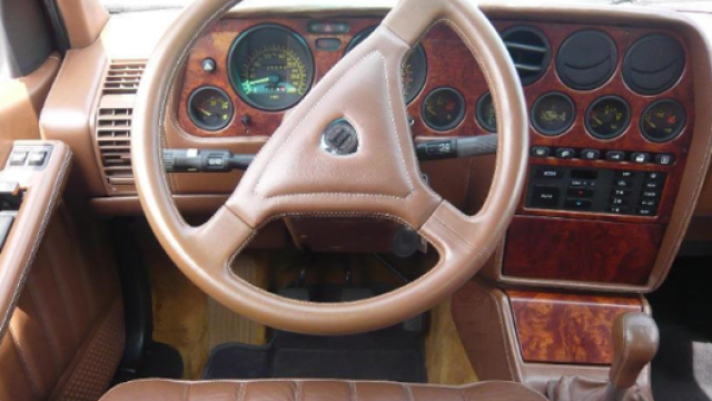 Nel 1984 la Pelle Frau rivestì gli interni di Lancia Thema 8.32