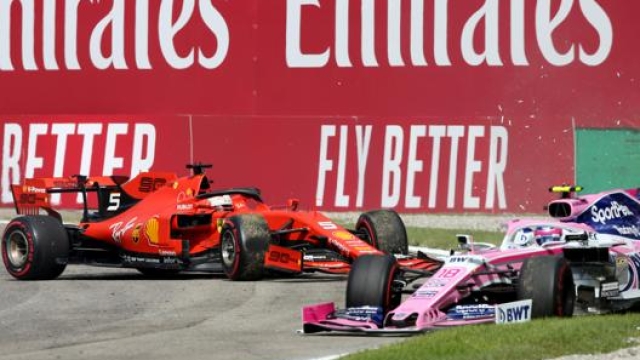 Il contatto tra Vettel e Stroll alla curva Ascari a Monza. Getty Images