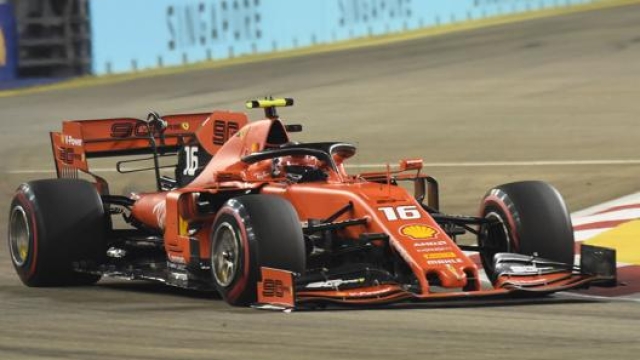 La Ferrari di Charles Leclerc in azione: quinta pole della stagione per lui. Afp