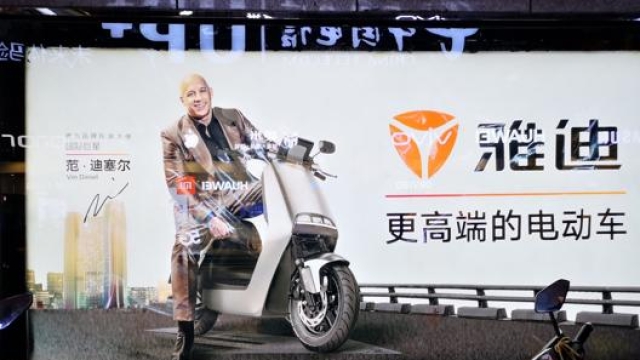 Una pubblicità cinese sul Diesel elettrico con protagonista Vin Diesel