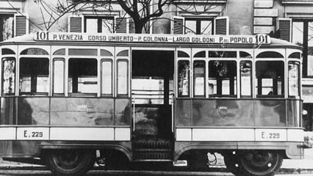Da piazza Venezia a piazza del Popolo uno dei primi servizi dei bus elettrici
