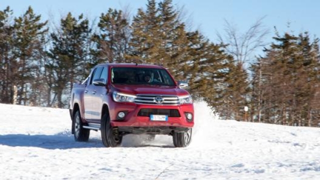 Anche su neve e ghiaccio il Toyota Hilux dimostra grande guidabilità