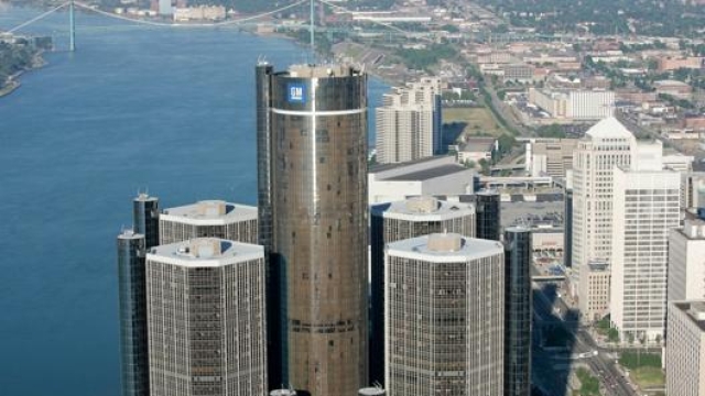 Il Renaissance Center di Detroit, sede globale della GM