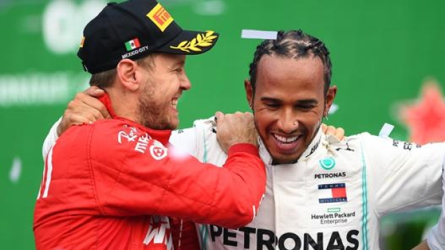 Da sinistra, Sebastian Vettel, 32 anni, e Lewis Carl Davidson Hamilton, 34. Getty Images