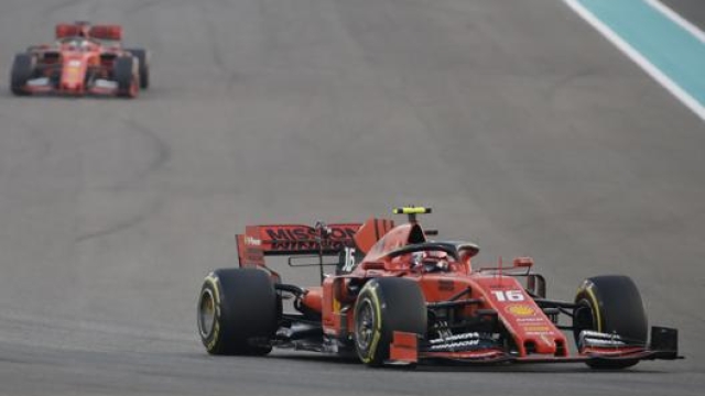 Leclerc davanti seguito da Sebastian Vettel. AP