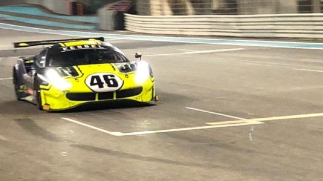 L'arrivo della Ferrari 488 GT3 di Rossi alla 12 Ore di Abu Dhabi