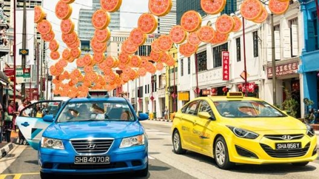 I taxi a Singapore possono essere blu, gialli o anche verdi