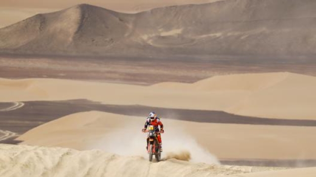 Sam Sunderland, impegnato tra le dune del Perù