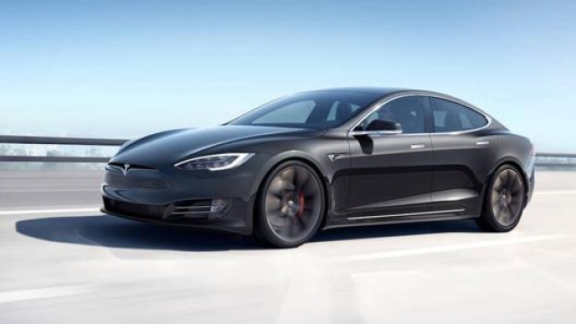 La nuova Tesla Model S arriva a percorrere 647 km con una carica