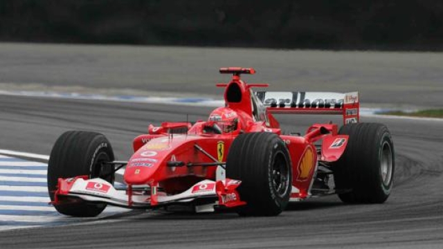 Schumi sulla Ferrari F1-2000 del terzo titolo in carriera, il primo con il Cavallino