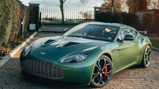 La Aston Martin V12 Zagato in vendita è in verde