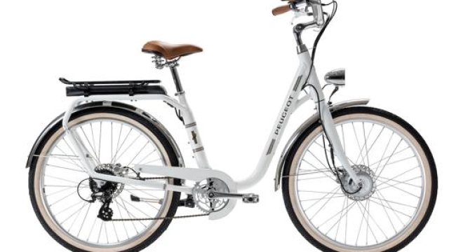 La nuova city bike assistita eLC01 di Peugeot