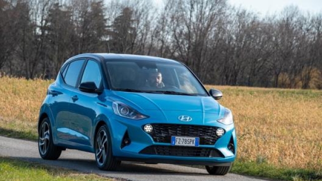 La Hyundai i10 ha prezzi di listino che partono da 12.900 euro