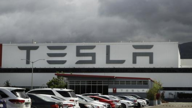 La fabbrica Tesla di Fremont, in California