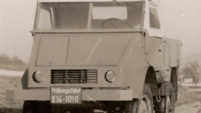 Il prototipo del primo Unimog risale al 1946 su progetto di Albert Friedrich, già responsabile dei motori aeronautici di Daimler-Benz