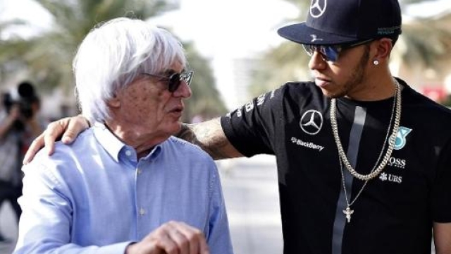 Bernie Ecclestone con Lewis Hamilton
