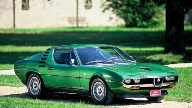 Dopo la presentazione del concept all’Expo 1967, il lancio pubblicitario dell’Alfa Romeo Montreal di produzione avvenne nel giugno 1970