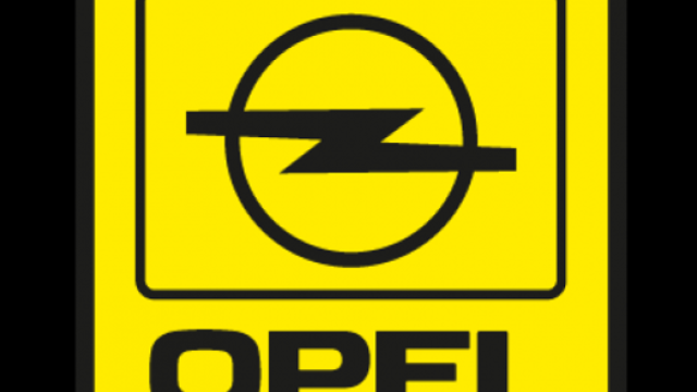 Quando Opel visse l’era General Motors, il classico logo venne anche racchiuso da un rettangolo. Questo è del 1987