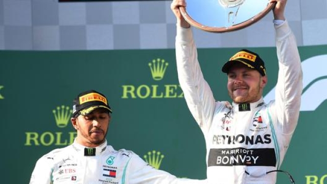 Valtteri Bottas, a destra, in coppia con Hamilton in Mercedes dal 2017. Epa