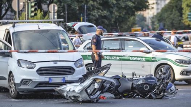 Un incidente stradale mortale a Milano. Ansa