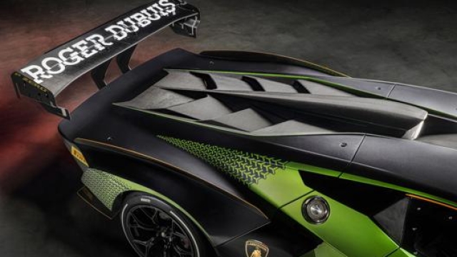 Lamborghini Essenza Scv12 monta un motore posteriore da V12 aspirato da 6,5 litri e 830 cavalli