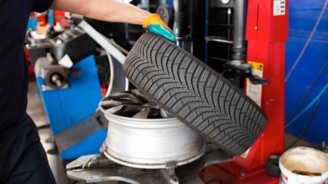Tra le prime cose da controllare ci sono gli pneumatici: in particolare la loro pressione di gonfiaggio e pulizia