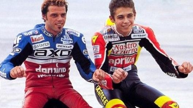 Loris Capirossi e Valentino Rossi nel 1999 in 250