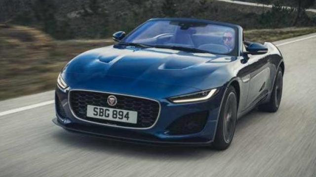 La Jaguar F-Type sposa dinamica di guida a eleganza