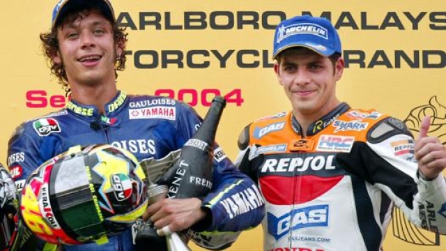 Valentino Rossi e Alex Barros nel 2004. Ap
