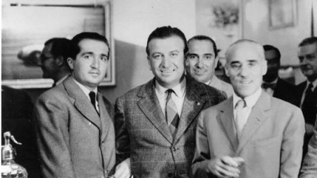 Dorino Serafini (al centro) in compagnia di Tazio Nuvolari (a destra) e Alberto Ascari (a sinistra)