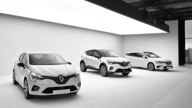 La “famiglia” ibrida di Renault, E-Tech, include Clio, Captur e Mégane