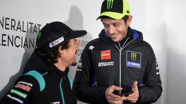 Franco Morbidelli con Valentino Rossi. Afp