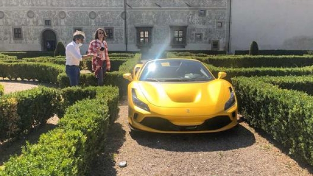 La Ferrari F8 Spider a Città di Castello durante il servizio fotografico