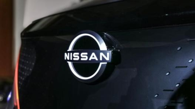 Sulla calandra della Ariya il nuovo logo di Nissan