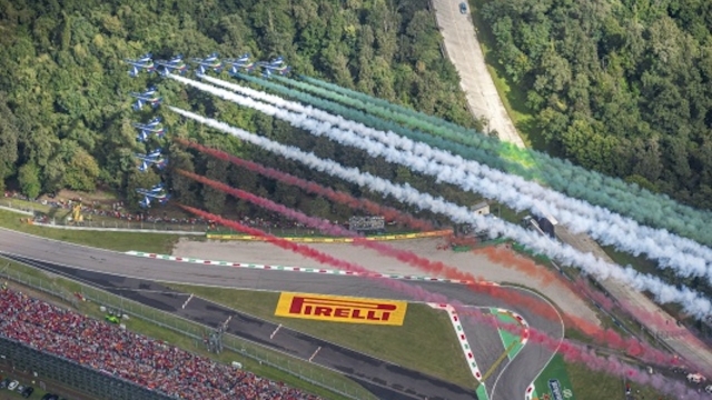 Le Frecce Tricolori sul cielo di Monza poco prima del GP d’Italia 2019. Avionord F. Polosa
