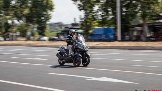 Gli scooter a tre ruote sono attualmente inibiti alla circolazione su autostrade e superstrade per un buco legislativo.